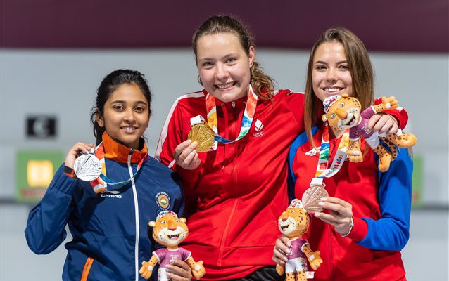 The 18-year-old Danish shooter nailed a great 10.4 and won an exciting 10m Air Rifle Women final, prevailing over India’s Mehuli Ghosh, who fired a disappointing 9.1 in her 24th and last shot. The bronze medal was awarded to Serbia’s Marija Malic.